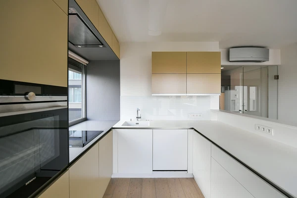 Na Hřebenech I, Podolí - Prague 4 | Sale, Apartment, Four-bedroom (5+kk), 178 m²