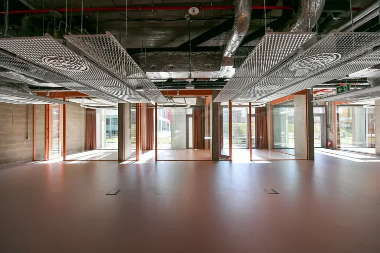 Křižíkova, Karlín - Prague 8 | Sale, Office building, 892 m²