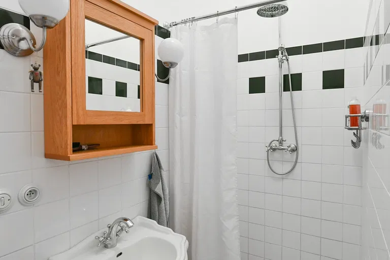 Národní obrany, Bubeneč - Prague 6 | Sale, Apartment, One-bedroom (2+kk), 70 m²