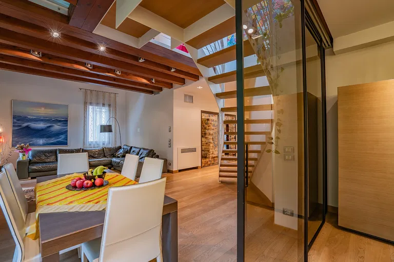 Taliansko, Benátsko - Benátky | Predaj, Byt, 5-izbový, 219 m²
