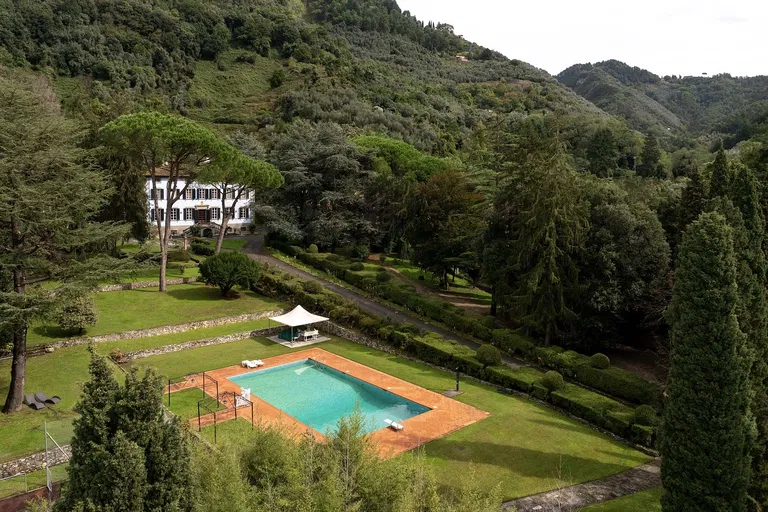 Italy, Tuscany - Lucca | Sale, Historic property, 1 390 m²