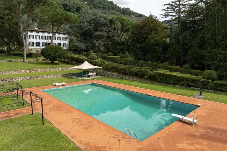 Italy, Tuscany - Lucca | Sale, Historic property, 1 390 m²
