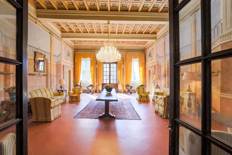 Italy, Tuscany - Lucca | Sale, Historic property, 1 390 m²
