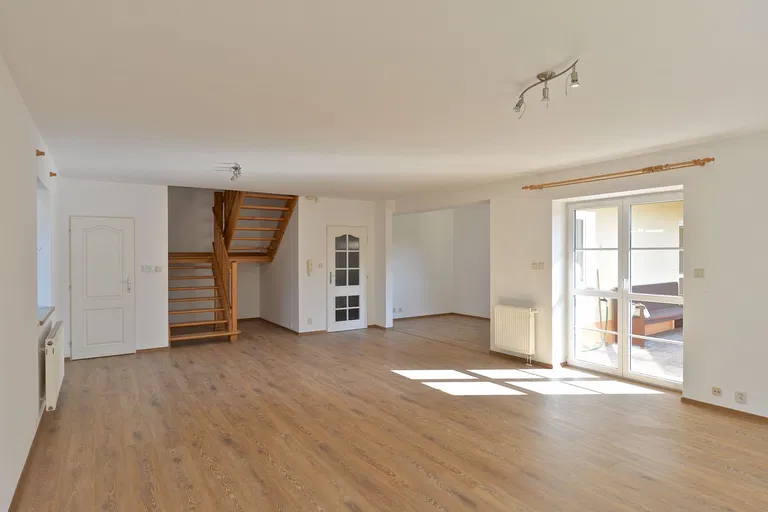 Hornofova, Nebušice - Prague 6 | Rent, House, Seven-bedroom (7+2), 262 m²