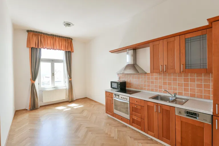Chorvatská, Vinohrady - Praha 10 | Pronájem, Byt, 4+1, 136 m²