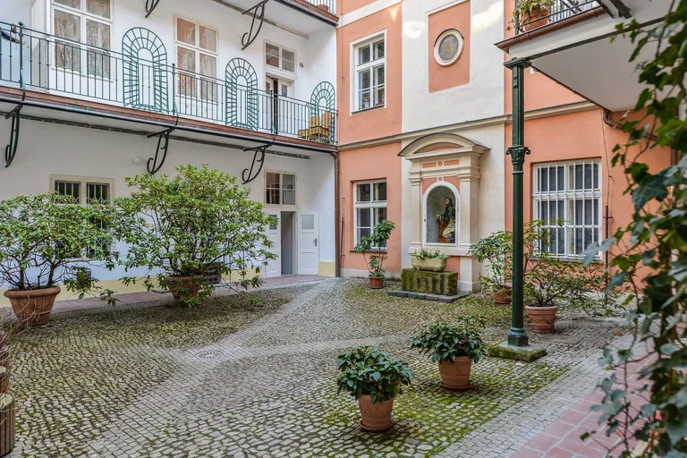 Liliová, Staré Město - Praha 1 | Pronájem, Byt, 1+kk, 73 m²