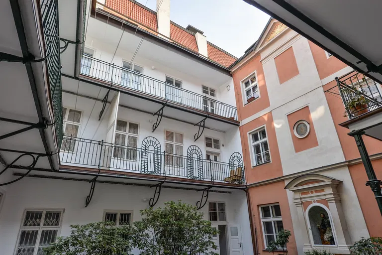 Liliová, Staré Město - Praha 1 | Pronájem, Byt, 1+kk, 73 m²