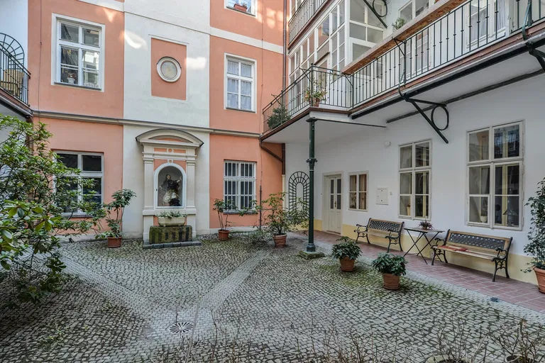Liliová, Staré Město - Praha 1 | Pronájem, Byt, 1+kk, 73 m²