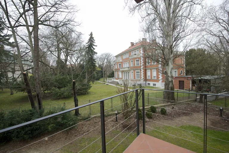 V Tišině, Bubeneč - Prague 6 | Rent, Apartment, Two-bedroom (3+1), 175 m²