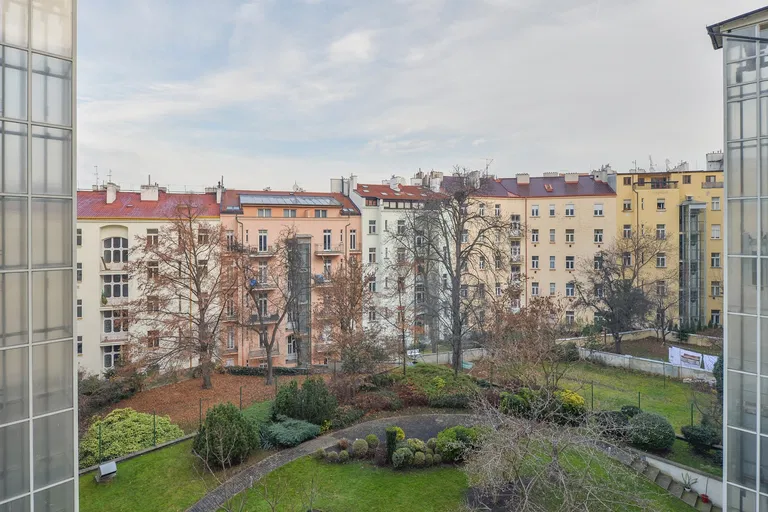 Na Švihance, Vinohrady - Prague 2 | Rent, Apartment, Two-bedroom (3+kk), 100 m²