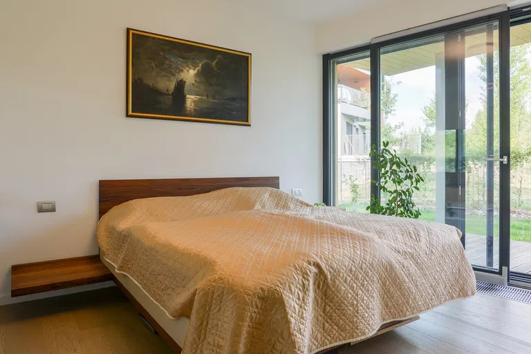 Menclova, Libeň - Prague 8 | Sale, Apartment, Three-bedroom (4+kk), 119 m²