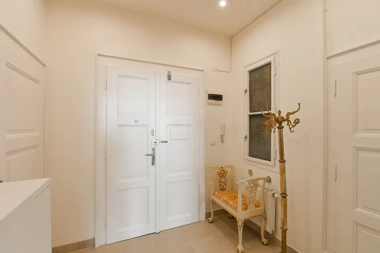 Polská, Vinohrady - Prague 2 | Sale, Apartment, One-bedroom (2+kk), 55 m²