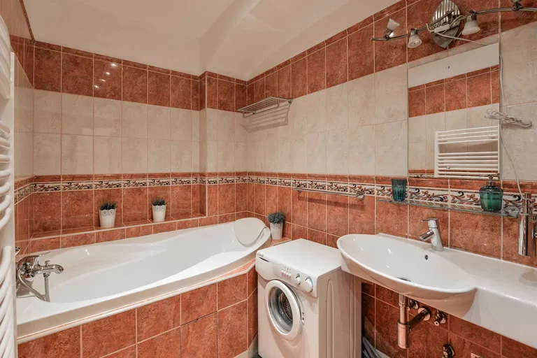 Na Bělidle, Smíchov - Prague 5 | Sale, Apartment, One-bedroom (2+kk), 69 m²