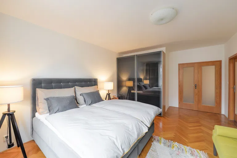 U Studánky, Holešovice - Prague 7 | Sale, Apartment, One-bedroom (2+kk), 63 m²