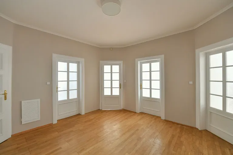 Ladova, Nové Město - Prague 2 | Rent, Apartment, Three-bedroom (4+kk), 113 m²