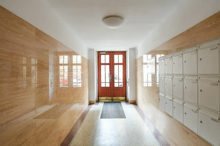Ladova, Nové Město - Prague 2 | Rent, Apartment, Three-bedroom (4+kk), 113 m²