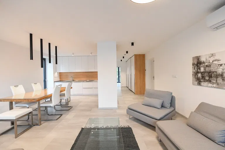 Na Vypichu, Břevnov - Prague 6 | Rent, Apartment, Three-bedroom (4+kk), 90 m²