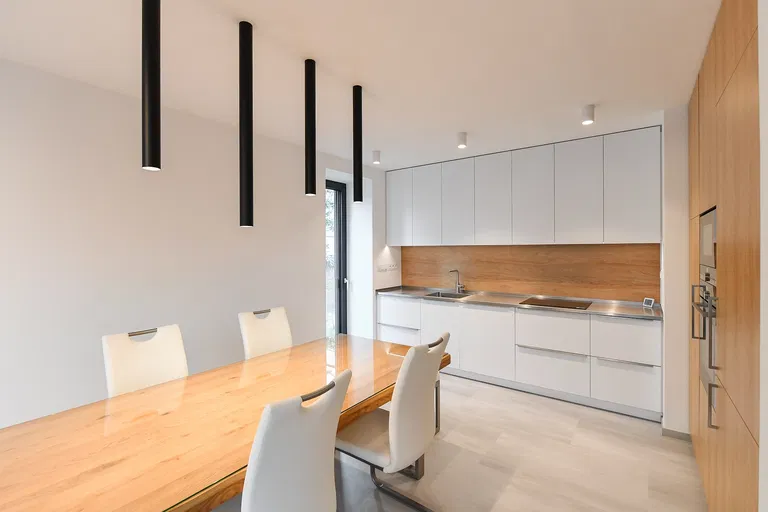 Na Vypichu, Břevnov - Prague 6 | Rent, Apartment, Three-bedroom (4+kk), 90 m²