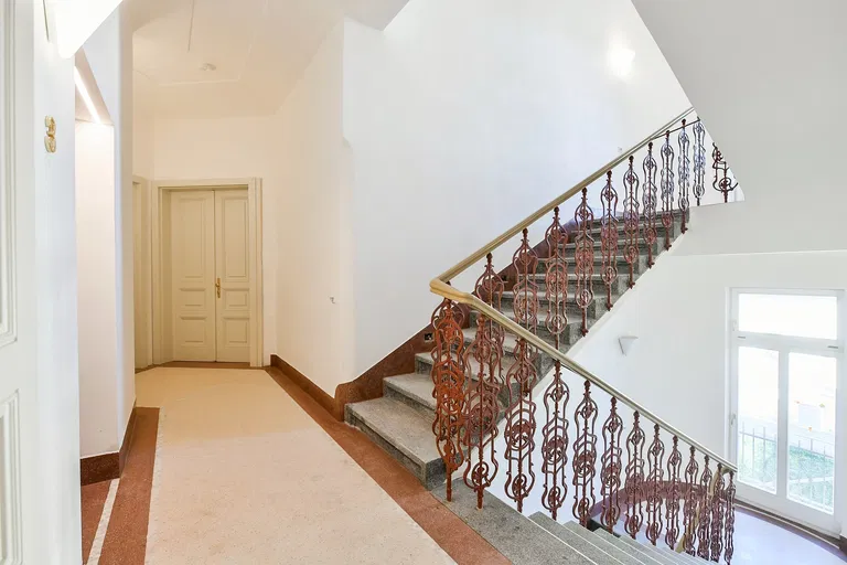 Dykova, Vinohrady - Prague 10 | Rent, Apartment, One-bedroom (2+kk), 71 m²