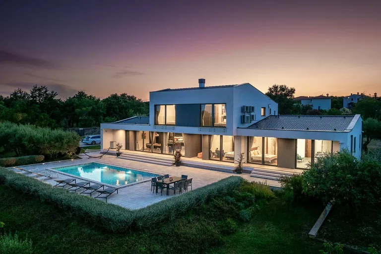 Chorvatsko, Istrie - Pula | Prodej, Rodinný dům, 5+kk, 285 m²