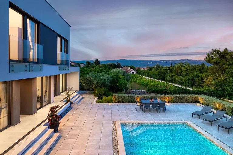 Chorvatsko, Istrie - Pula | Prodej, Rodinný dům, 5+kk, 285 m²