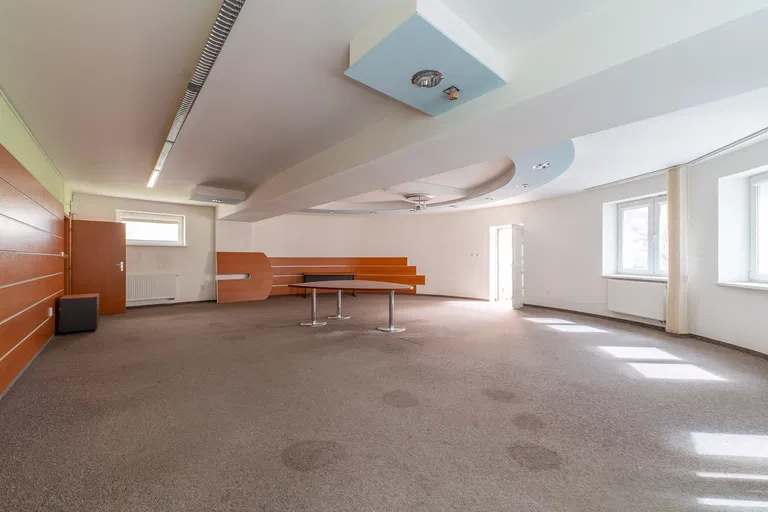Radlinského, Staré Mesto - Bratislava I | Prodej, Kancelářské prostory, 637.9 m²