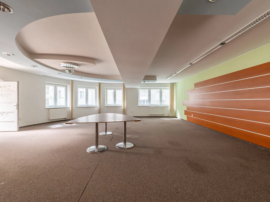 Radlinského, Staré Mesto - Bratislava I | Prodej, Kancelářské prostory, 637.9 m²