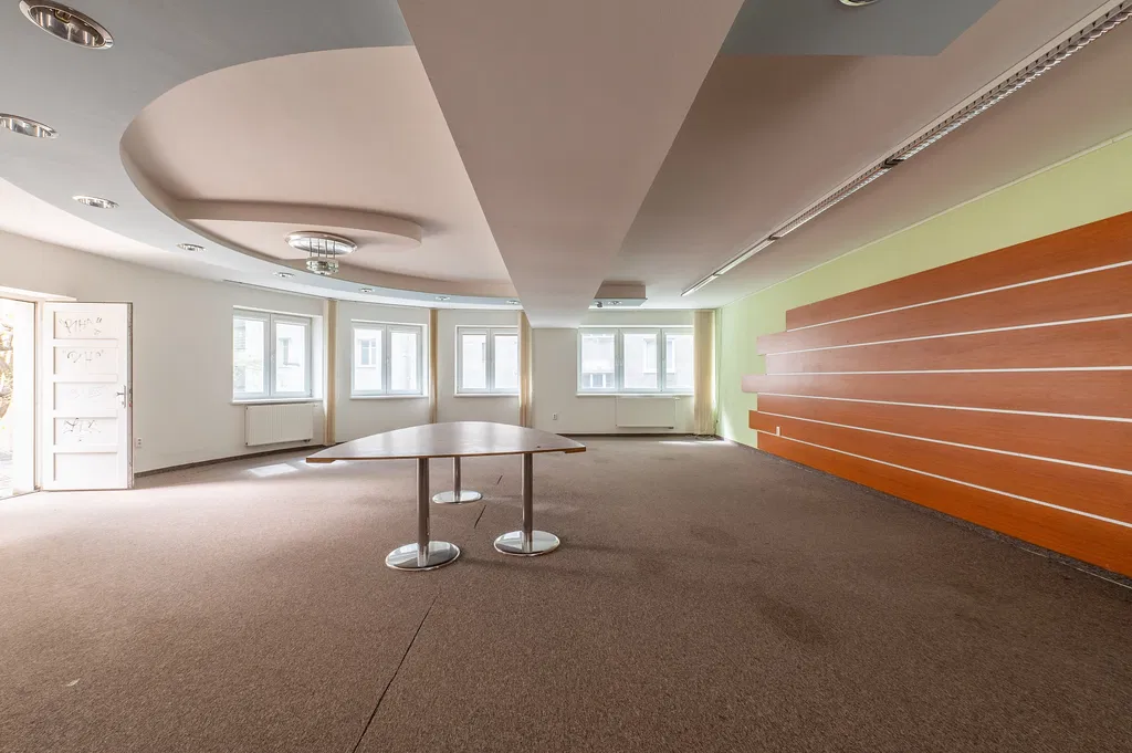 Radlinského, Staré Mesto - Bratislava I | Prodej, Kancelářské prostory, 637.9 m²