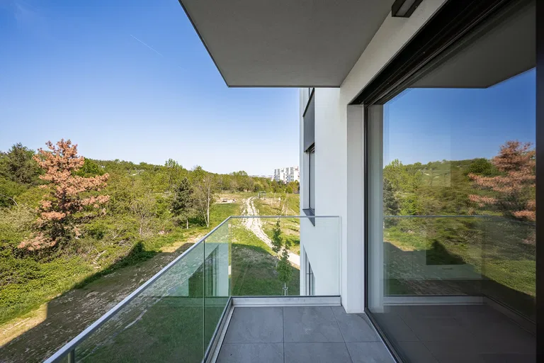 V Třešňovce, Hrdlořezy - Praha 9 | Pronájem, Byt, 1+kk, 45 m²