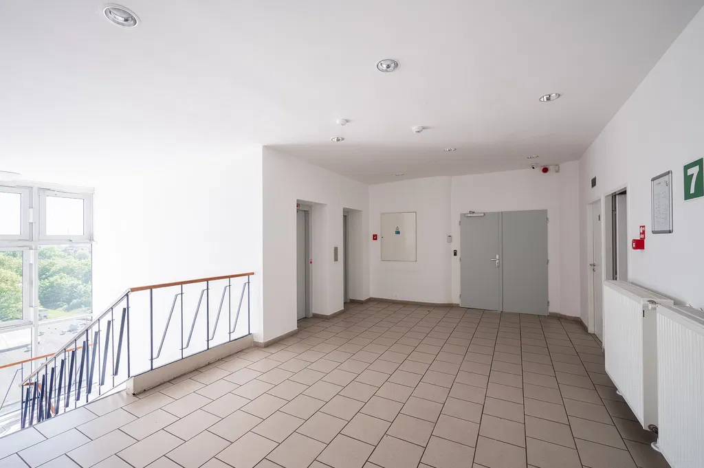 U Nákladového nádraží, Strašnice - Praha 3 | Pronájem, Administrativní budova, 3 977 m²