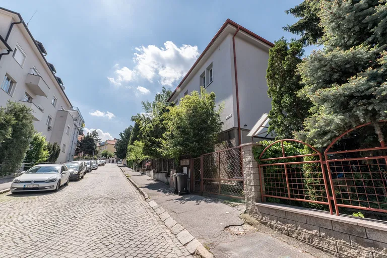 Koreničova, Staré Mesto - Bratislava I | Prodej, Administrativní budova