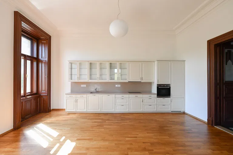 Malostranské nábřeží, Malá Strana - Prague 1 | Rent, Apartment, Three-bedroom (4+1), 183 m²