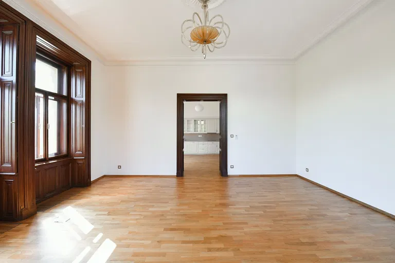 Malostranské nábřeží, Malá Strana - Prague 1 | Rent, Apartment, Three-bedroom (4+1), 183 m²