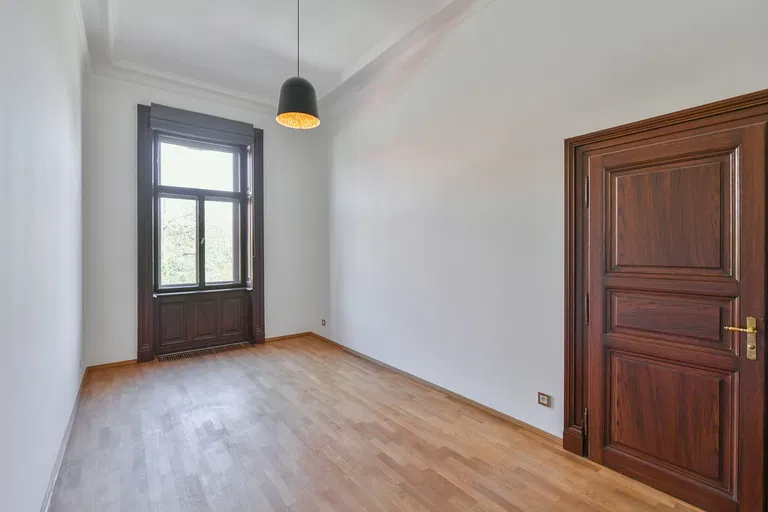 Malostranské nábřeží, Malá Strana - Prague 1 | Rent, Apartment, Three-bedroom (4+1), 183 m²