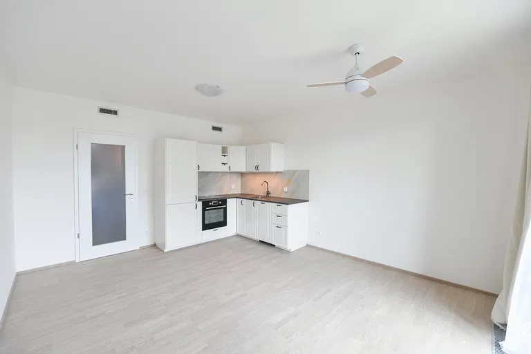Mezi Vodami, Modřany - Praha 4 | Pronájem, Byt, 1+kk, 41 m²