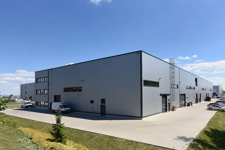 K Bílému vrchu, Horní Počernice - Praha 9 | Pronájem, Logistický park, 11 000 m²