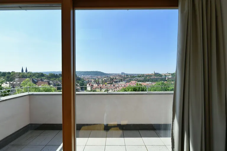 Na Bučance, Nusle - Prague 4 | Rent, Apartment, Four-bedroom (5+kk), 198 m²