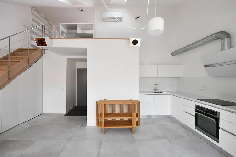 Jana Zajíce, Bubeneč - Praha 7 | Pronájem, Byt, 3+1, 115 m²