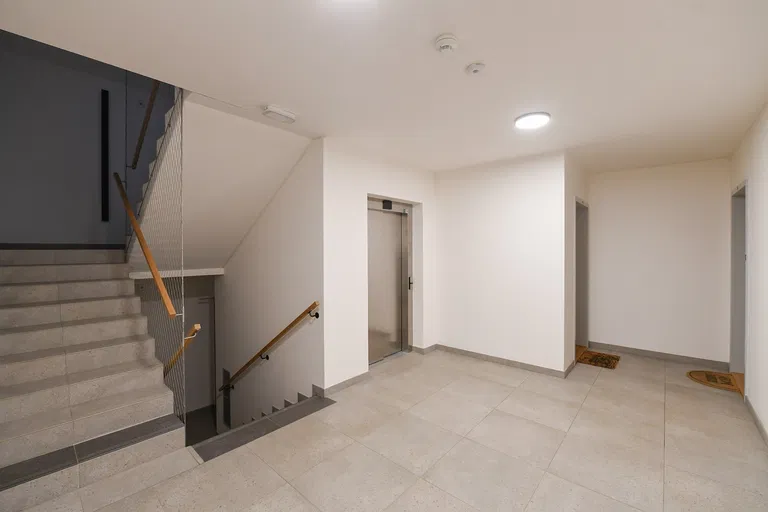 Holečkova, Smíchov - Praha 5 | Pronájem, Byt, 2+kk, 81 m²