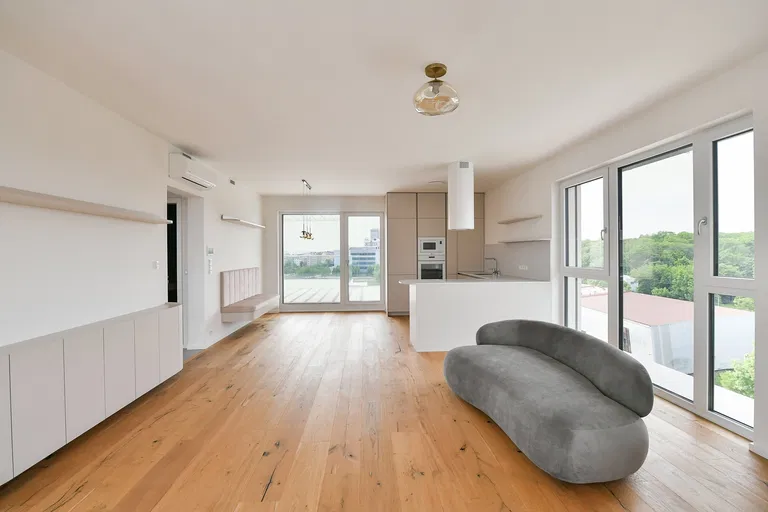 Ramonova, Strašnice - Prague 10 | Rent, Apartment, Three-bedroom (4+kk), 167 m²