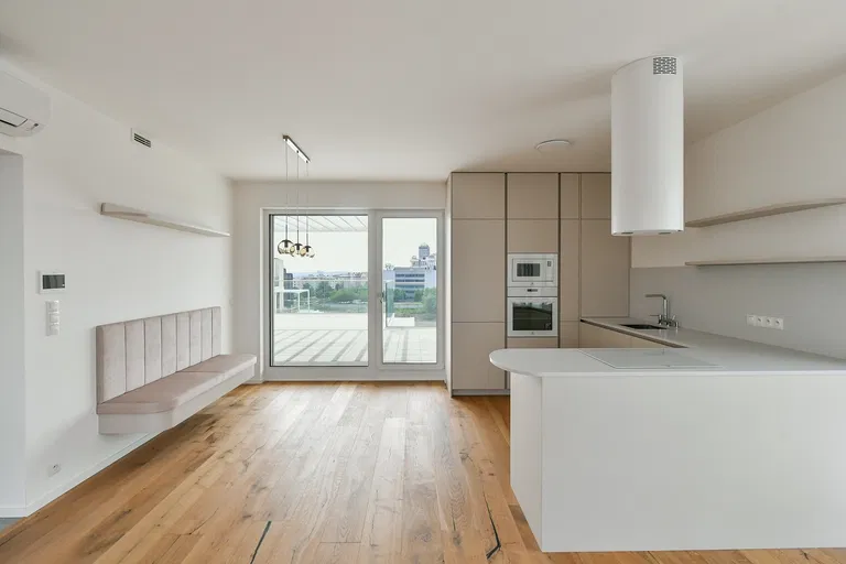 Ramonova, Strašnice - Prague 10 | Rent, Apartment, Three-bedroom (4+kk), 167 m²