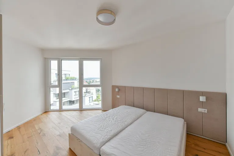 Ramonova, Strašnice - Prague 10 | Rent, Apartment, Three-bedroom (4+kk), 167 m²