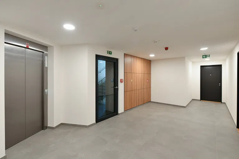 Ramonova, Strašnice - Prague 10 | Rent, Apartment, Three-bedroom (4+kk), 167 m²
