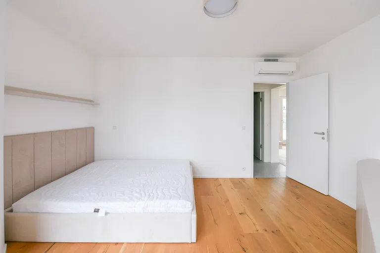 Ramonova, Strašnice - Prague 10 | Rent, Apartment, Three-bedroom (4+kk), 167 m²