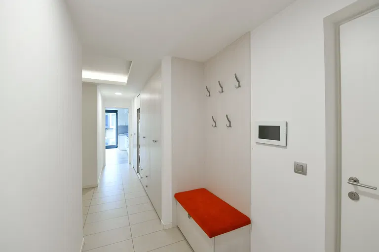 Menclova, Libeň - Prague 8 | Rent, Apartment, Two-bedroom (3+kk), 93 m²