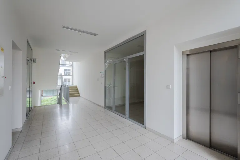 Korunní, Vinohrady - Prague 10 | Rent, Apartment, One-bedroom (2+kk), 93 m²