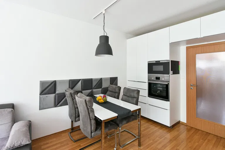 Soukalova, Modřany - Praha 4 | Pronájem, Byt, 3+kk, 77 m²