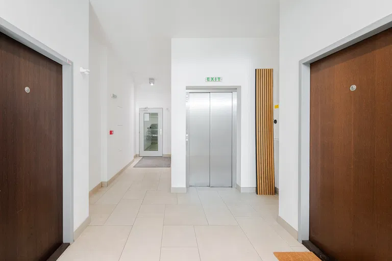 Mezitraťová, Hrdlořezy - Praha 9 | Pronájem, Byt, 3+kk, 108 m²