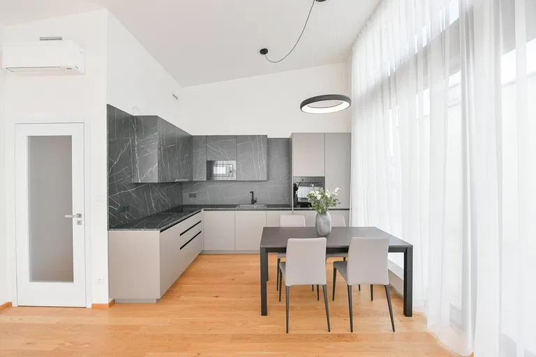 Šiklové, Smíchov - Prague 5 | Rent, Apartment, Two-bedroom (3+kk), 147 m²