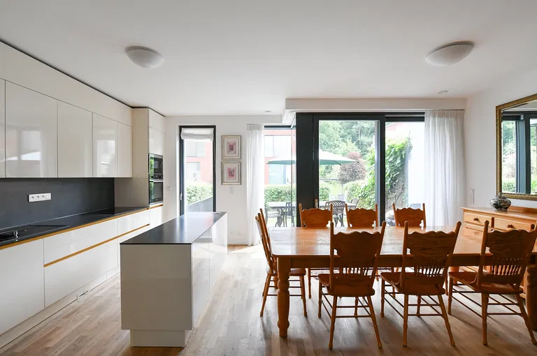 V Šáreckém údolí, Dejvice - Prague 6 | Rent, House, Four-bedroom (5+kk), 198 m²